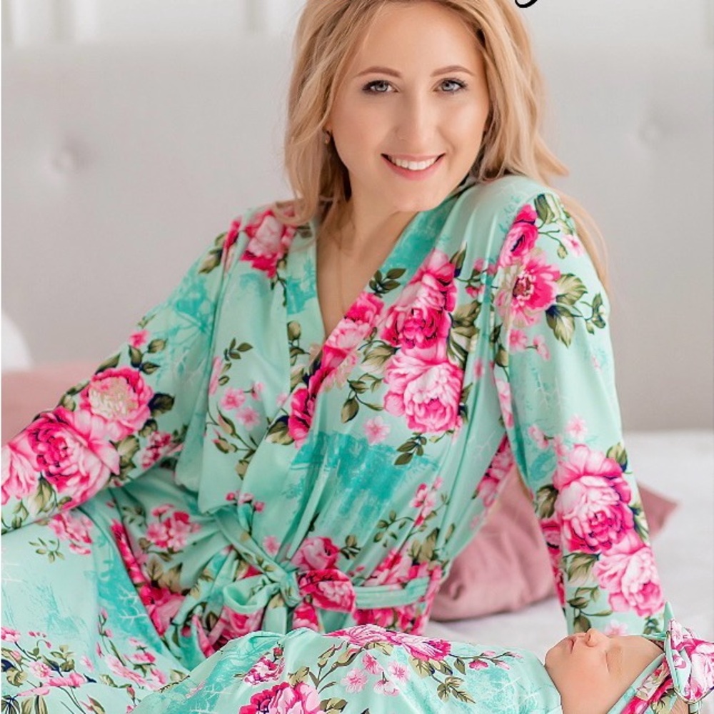 Maternity hospital robe and matching swaddle